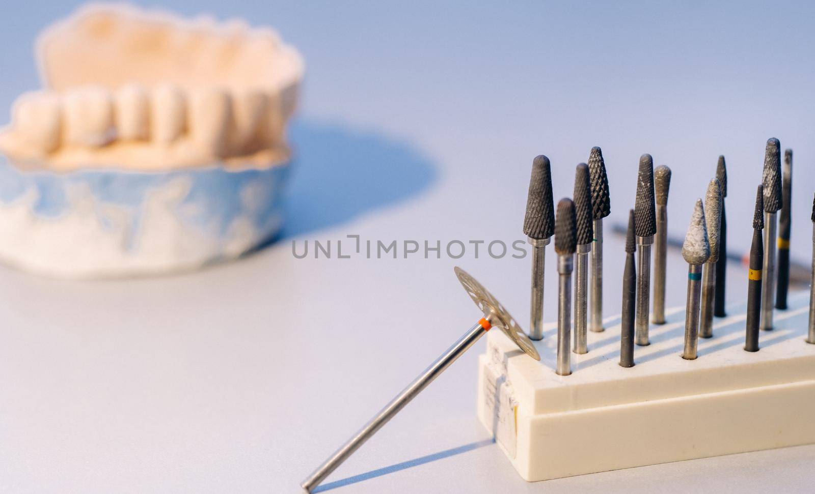 Grinding tools and drills for dental technicians.