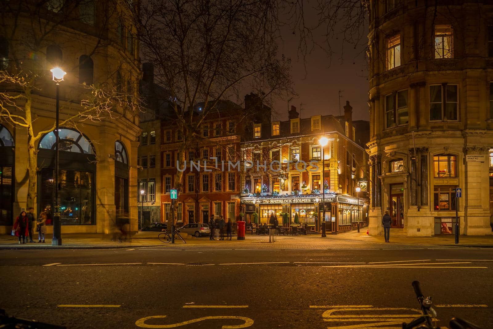 Night city of London, England. Shooting Location: United Kingdom, London