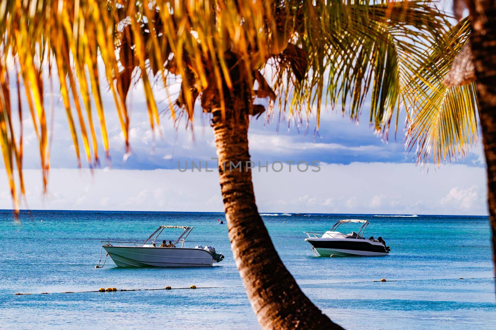 The island of Mauritius in the Indian Ocean is an El Dorado for water sports enthusiasts, divers, surfers and kite surfers
