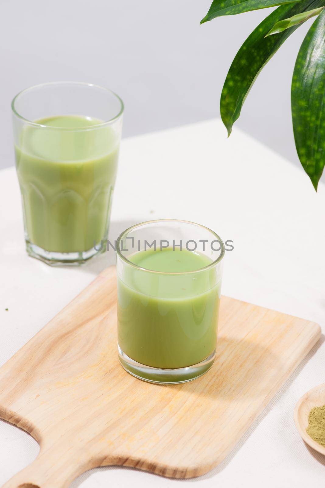 Homemade Hot Matcha Latte Tea with Milk by makidotvn