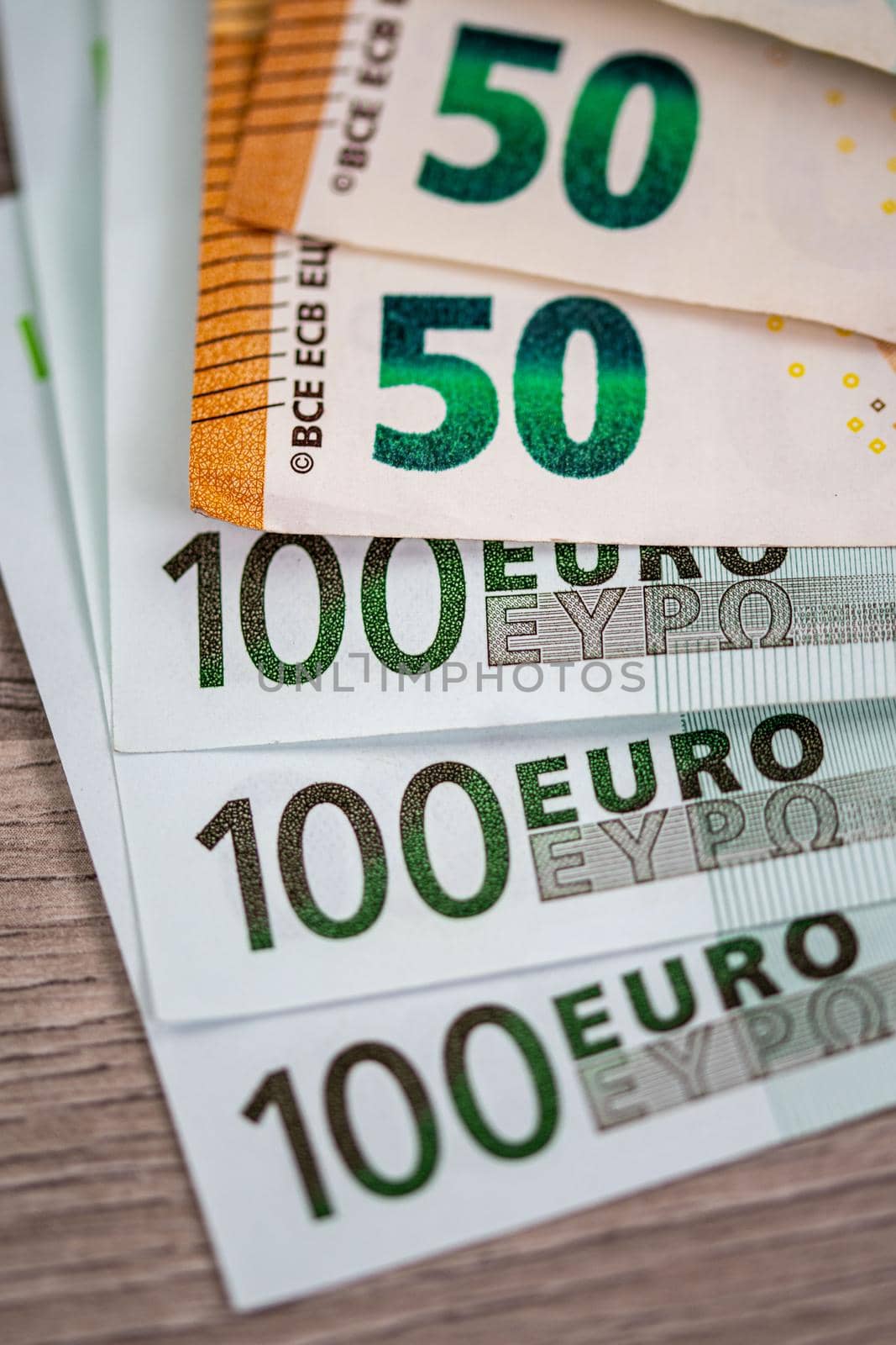 banknotes of 50 and 100 euros by carfedeph