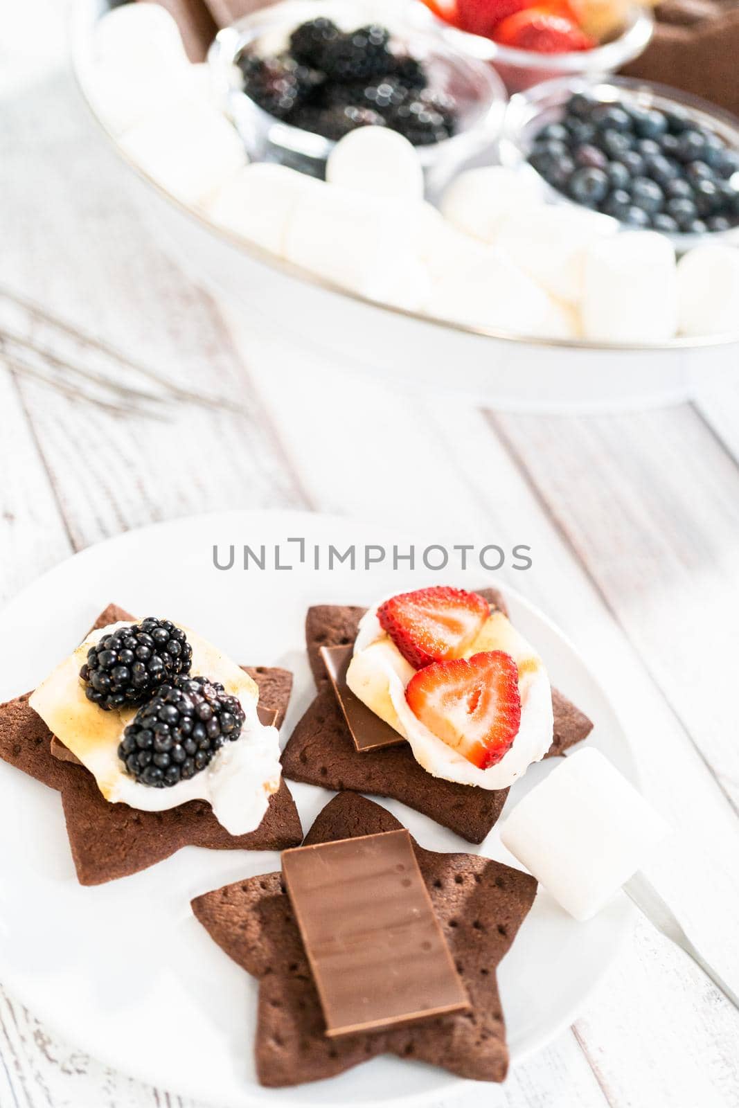 Fruit Smores by arinahabich