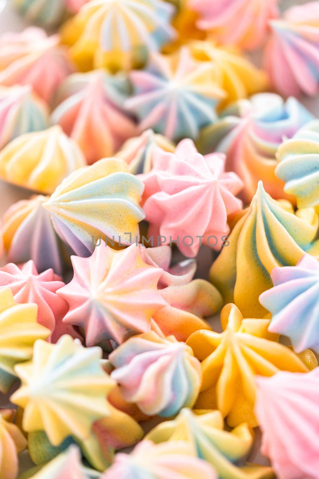 Unicorn meringue cookies by arinahabich
