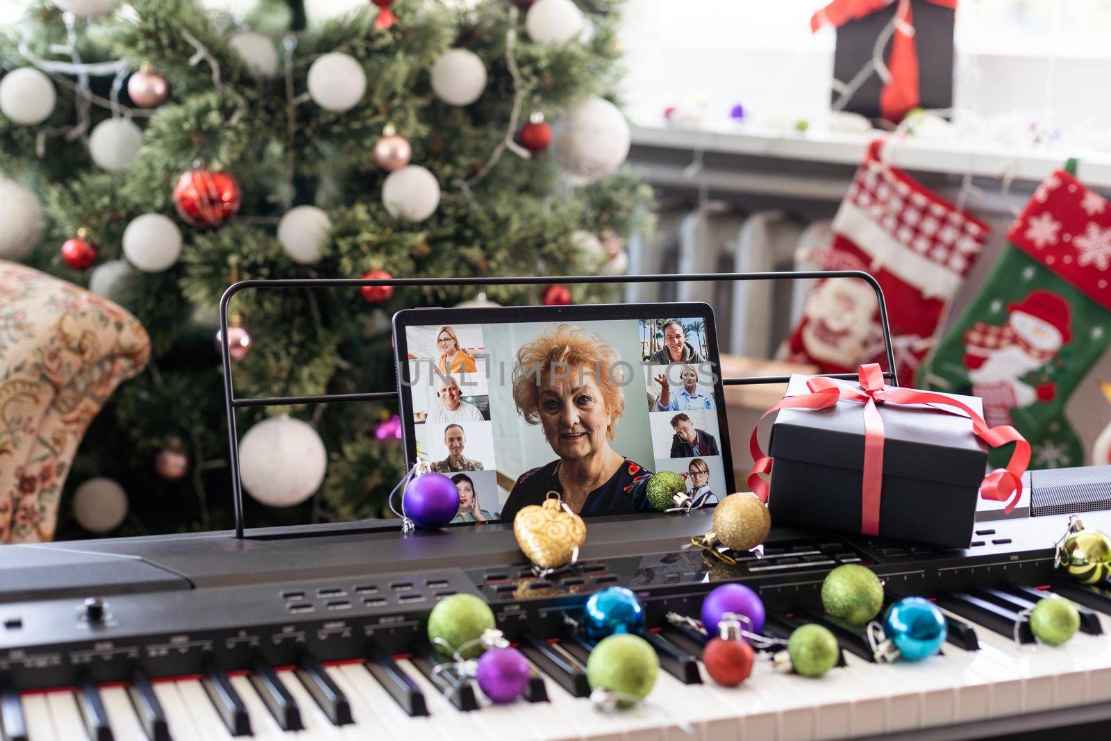 Christmas, video on a digital tablet and plays on an electro synthesizer