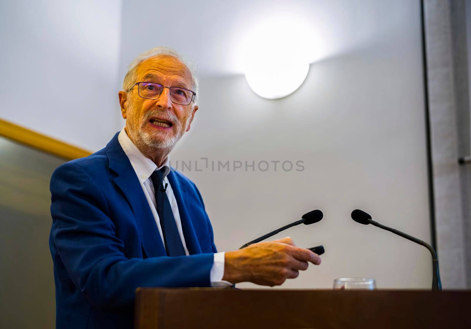 Portrait of the Spanish chemist and virologist Luis Enjuanes during a conference, research professor at the Consejo Superior de Investigaciones Científicas and Director of the Coronavirus Laboratory at the Centro Nacional de Biotecnología.