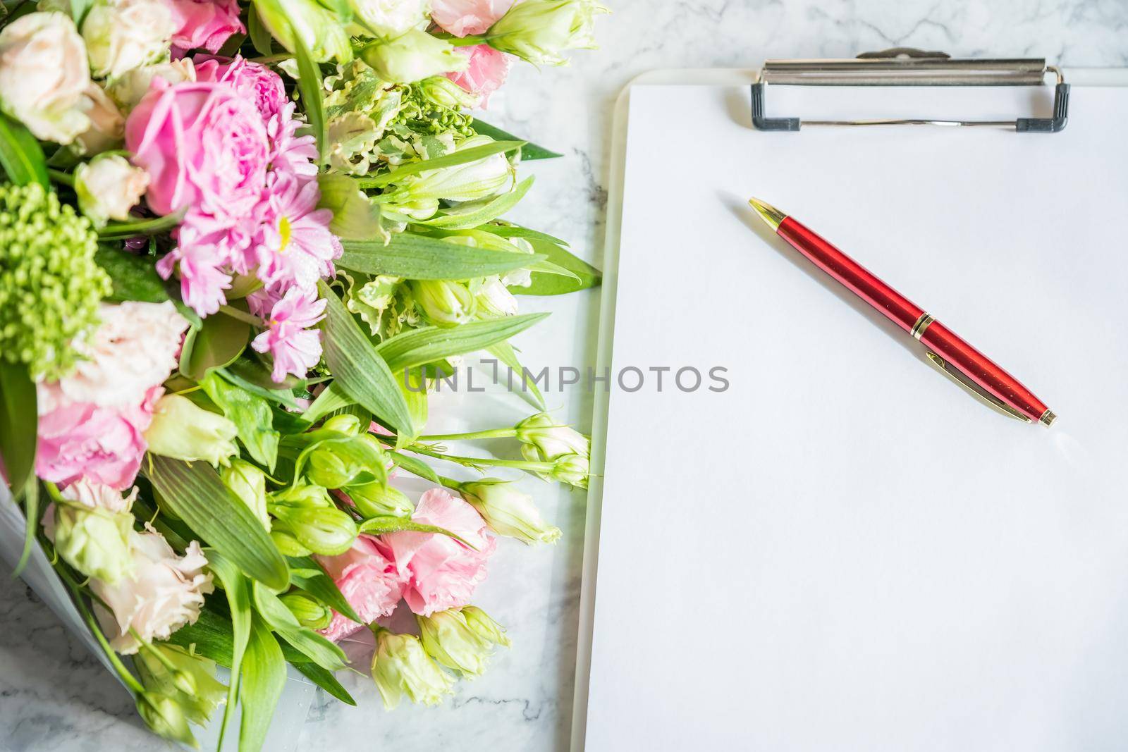 Happy Teachers Day message with pink roses