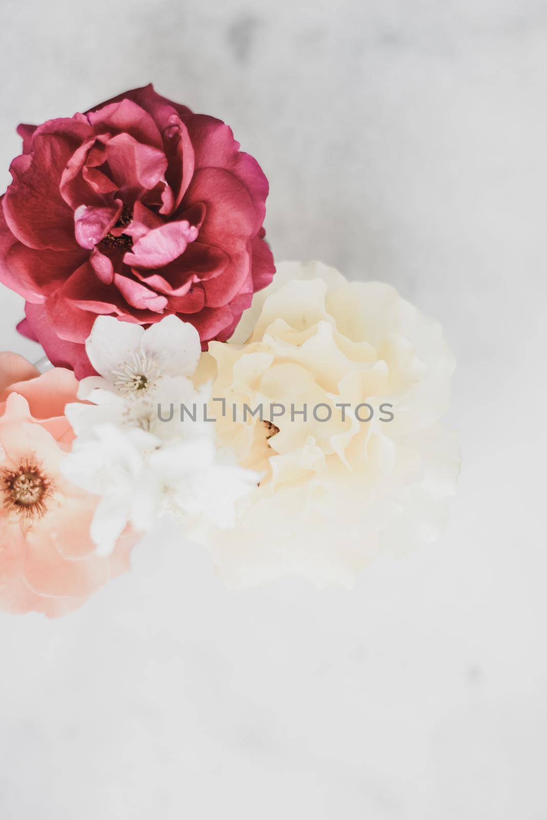 Wedding decor, floral background and beautiful home garden concept - Vintage roses on marble