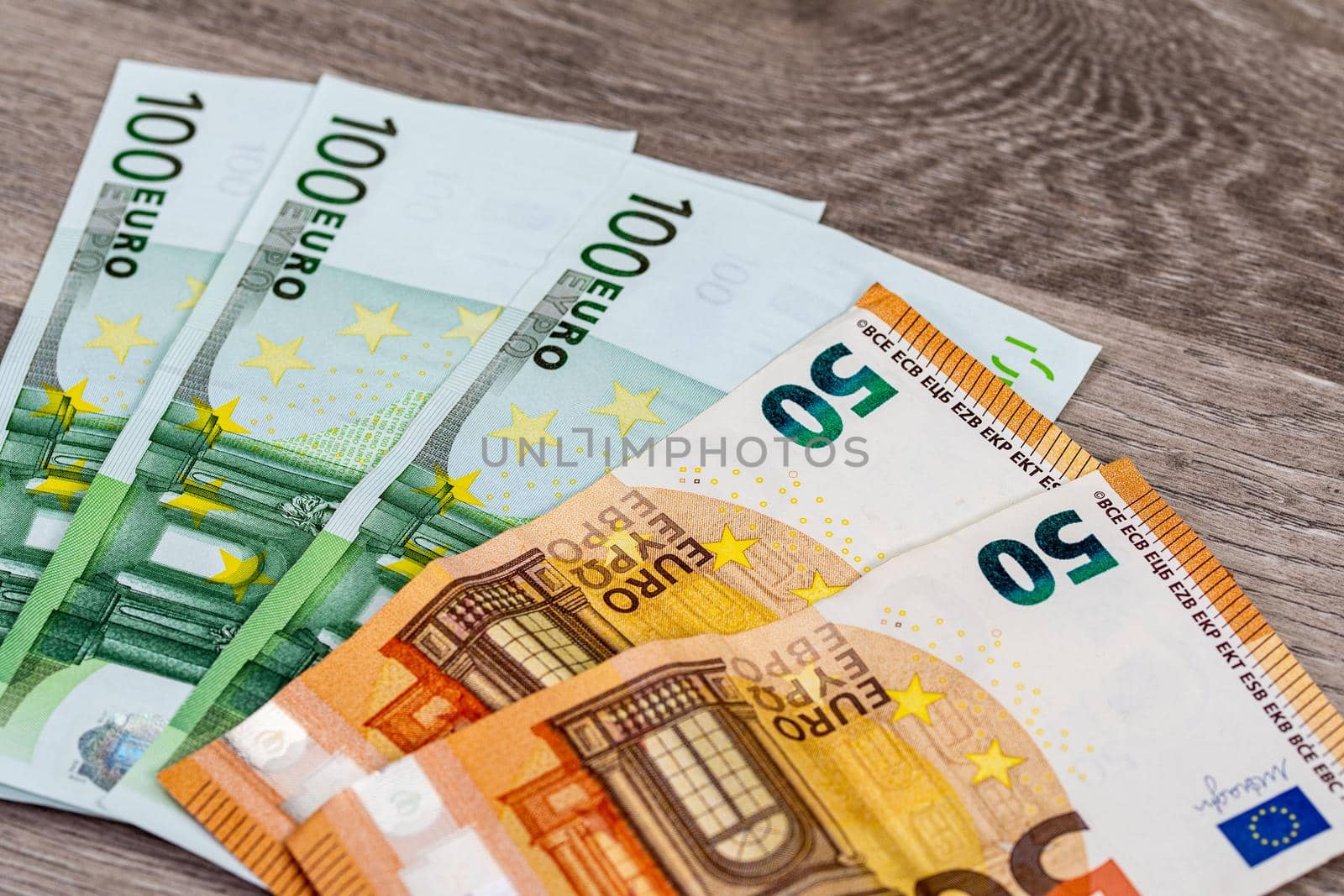 banknotes of 50 and 100 euros by carfedeph