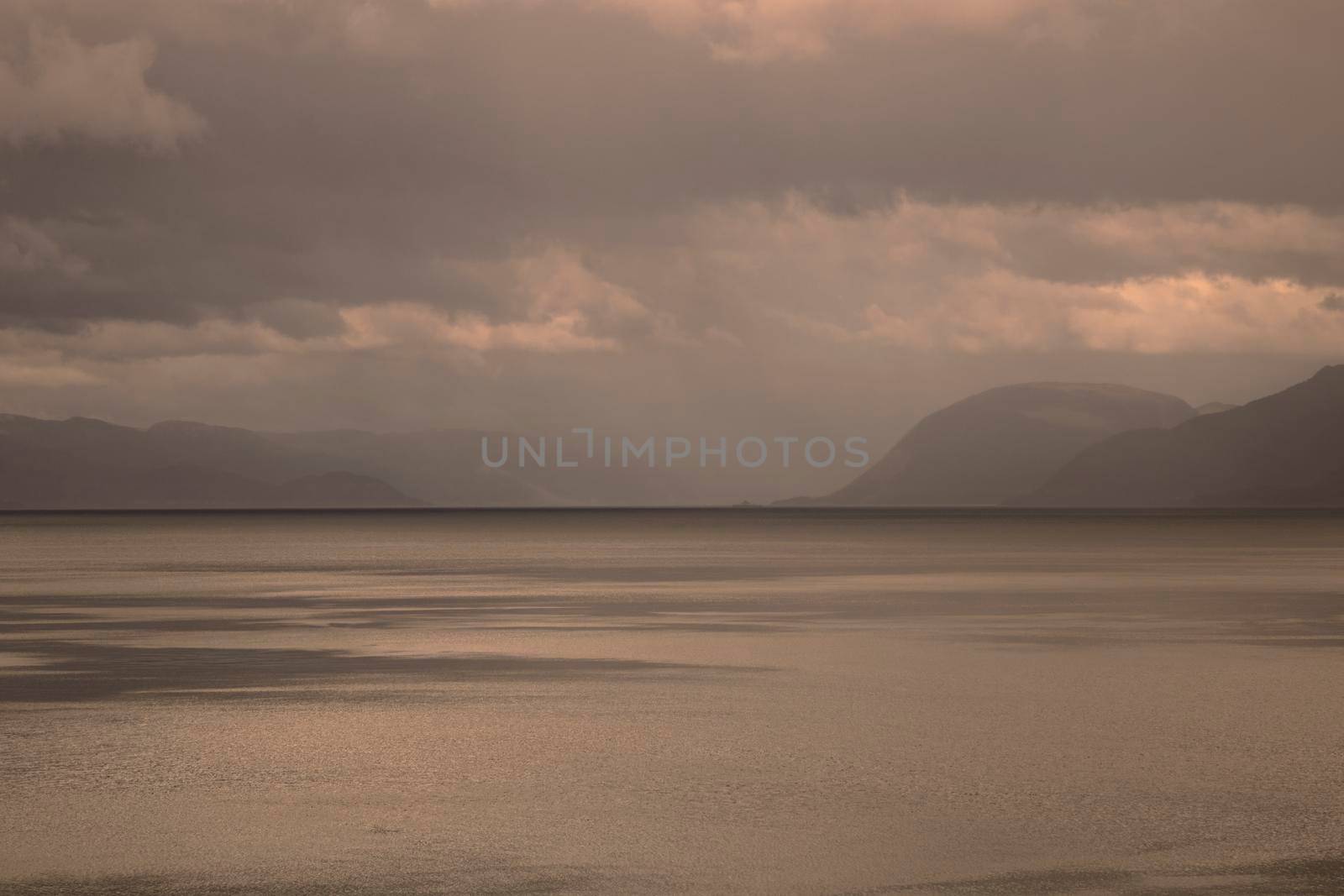 Sognefjorden relaxing view by ValentimePix