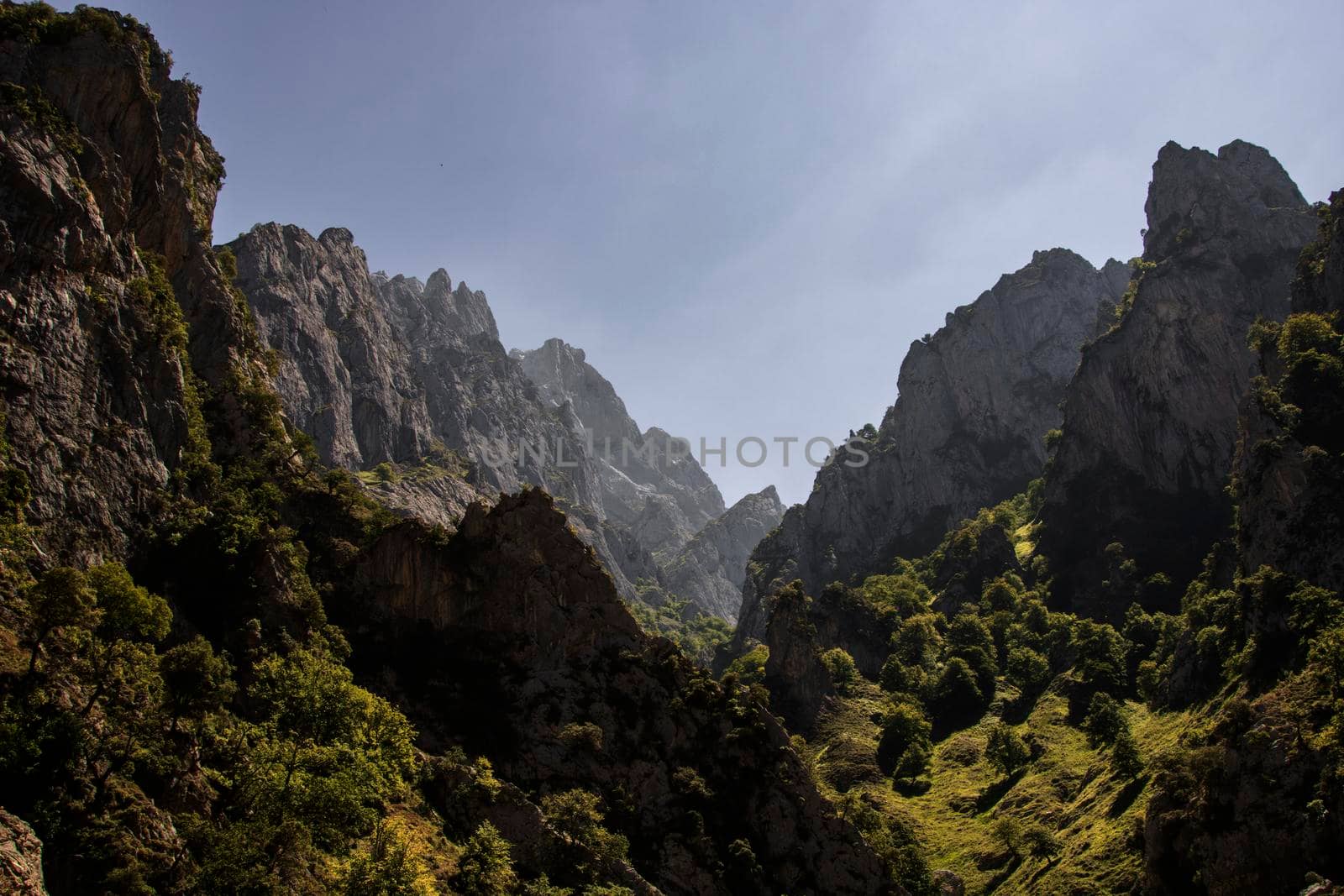 Cares canyon in Spain by ValentimePix