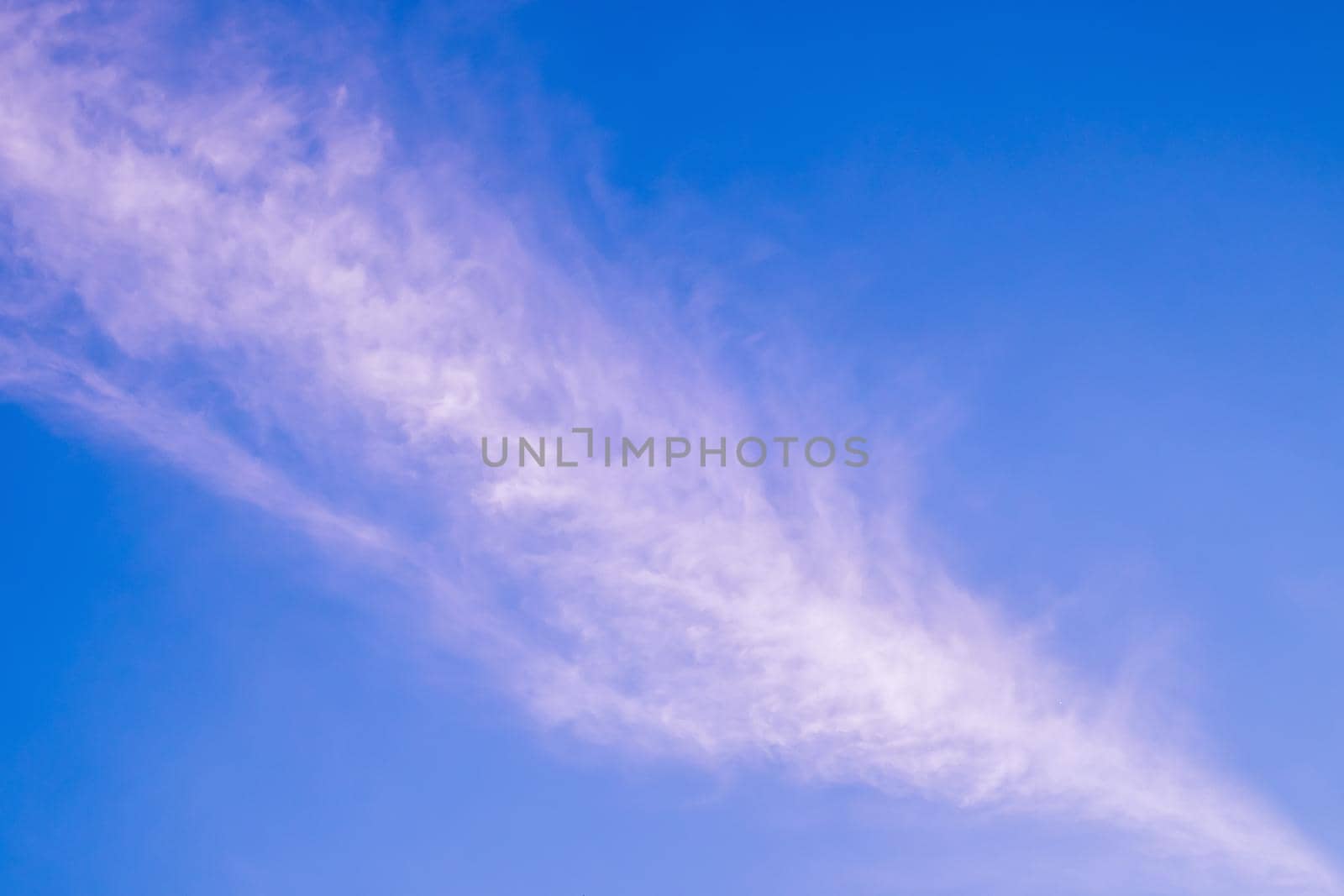 Huge white fluffys clouds sky background with blue sky background