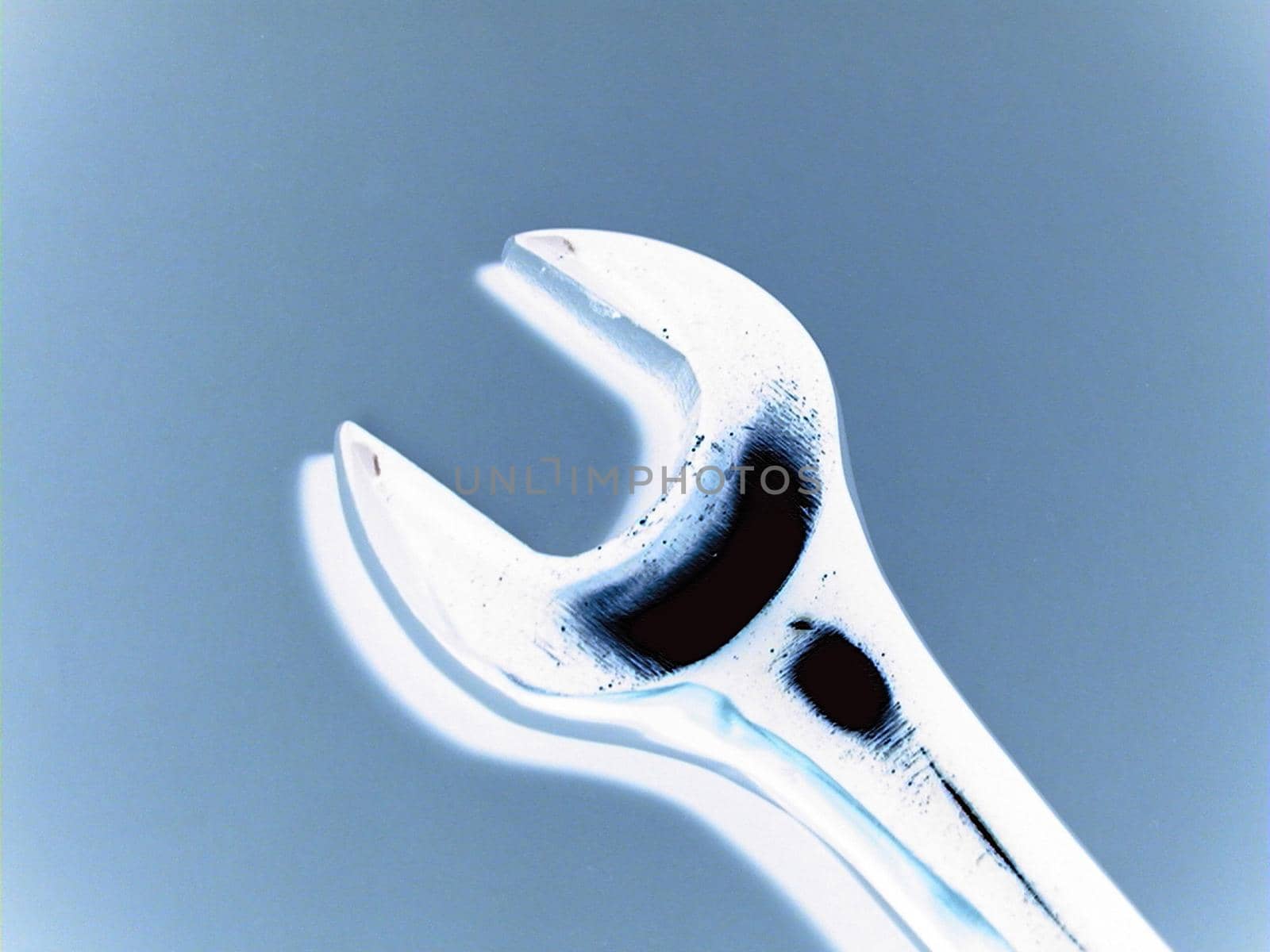 Colorized Image of Head of Spanner Wrench in Blue