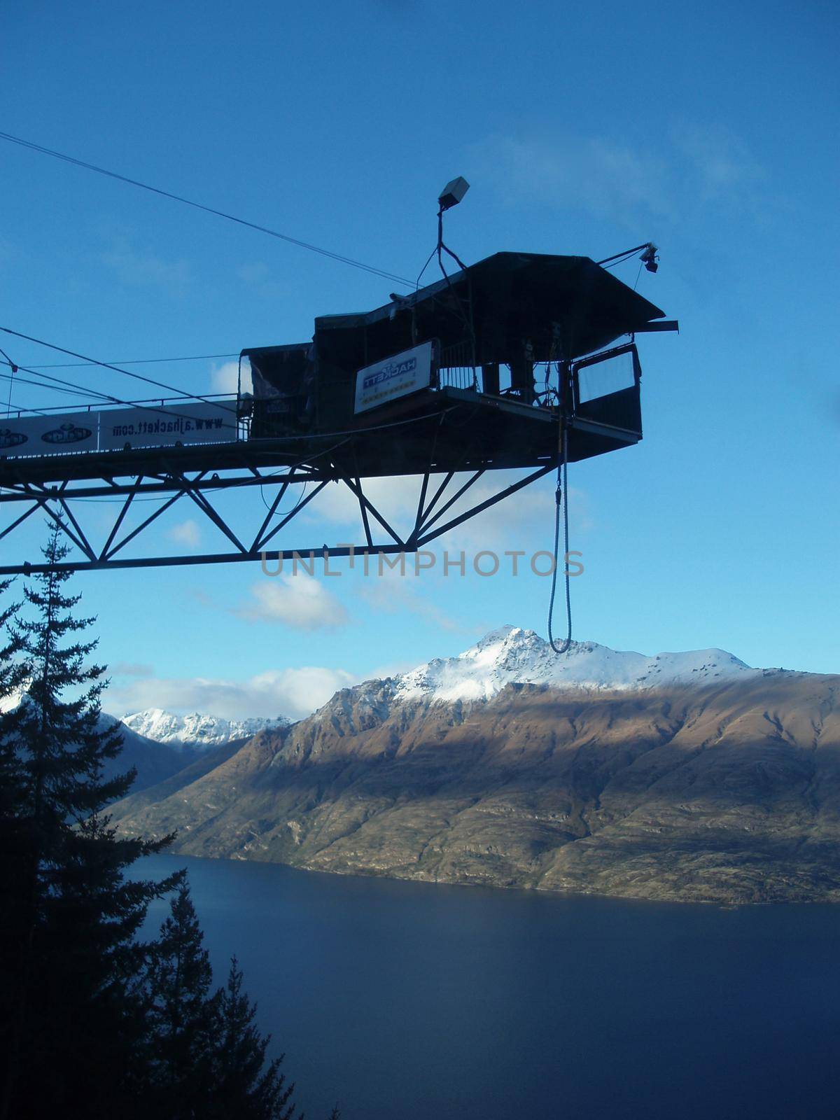 bungee leap at queenstown, extreme adventure capital of new zealand