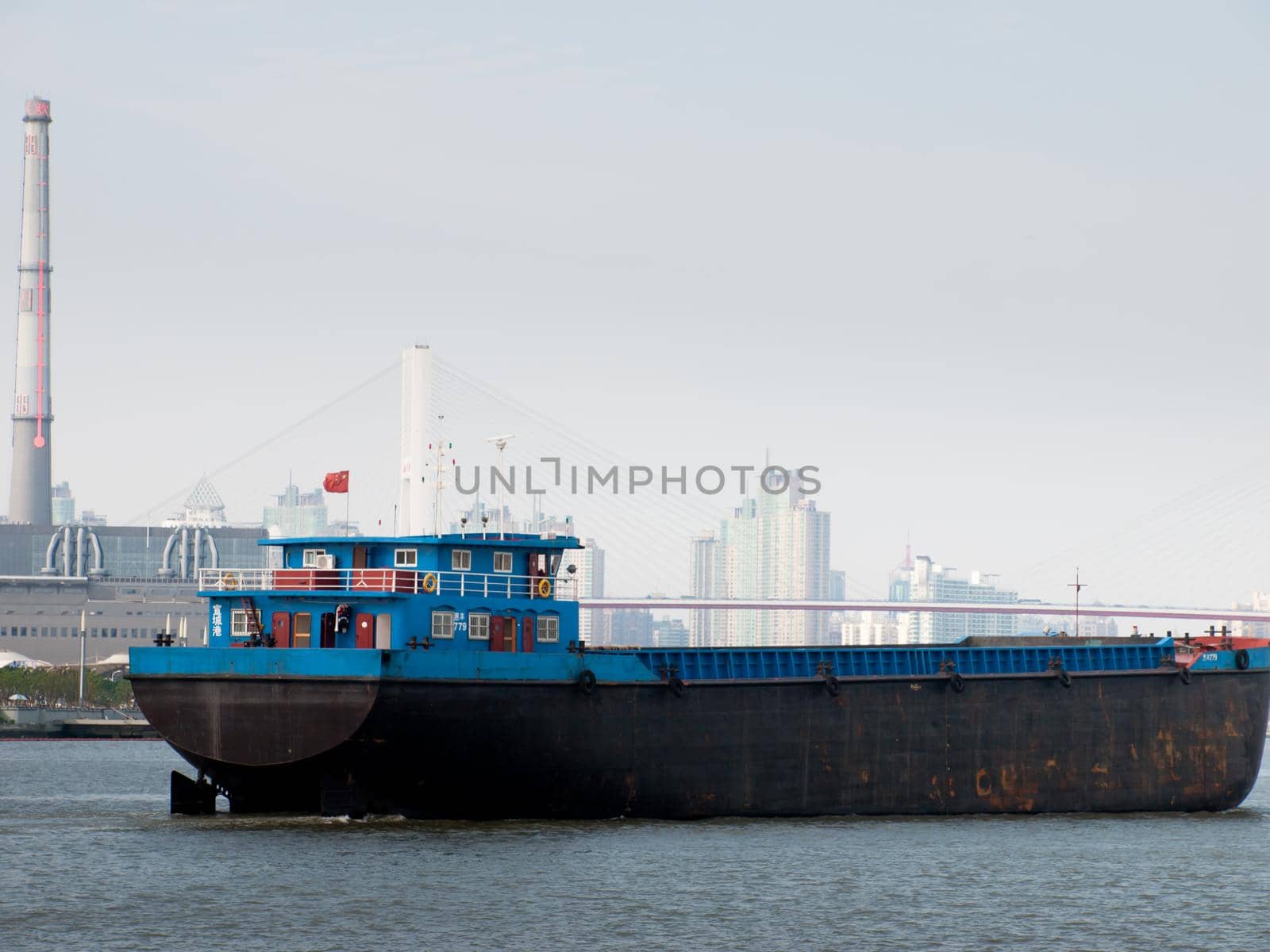 Huangpu River by arinahabich