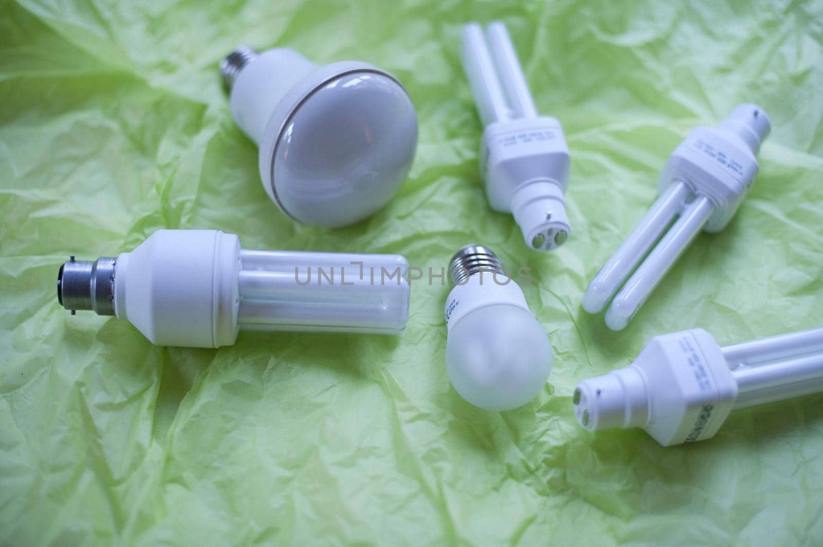 various types of energy efficient low energy lighting