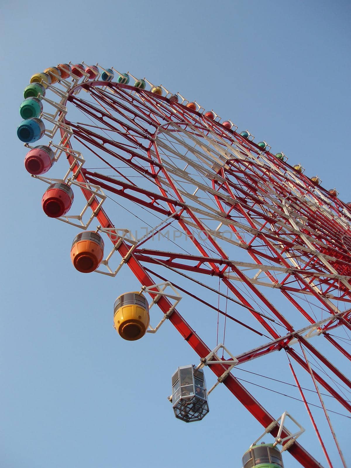 a huge ferris wheel with colourful , tokyo docklands entertainment development