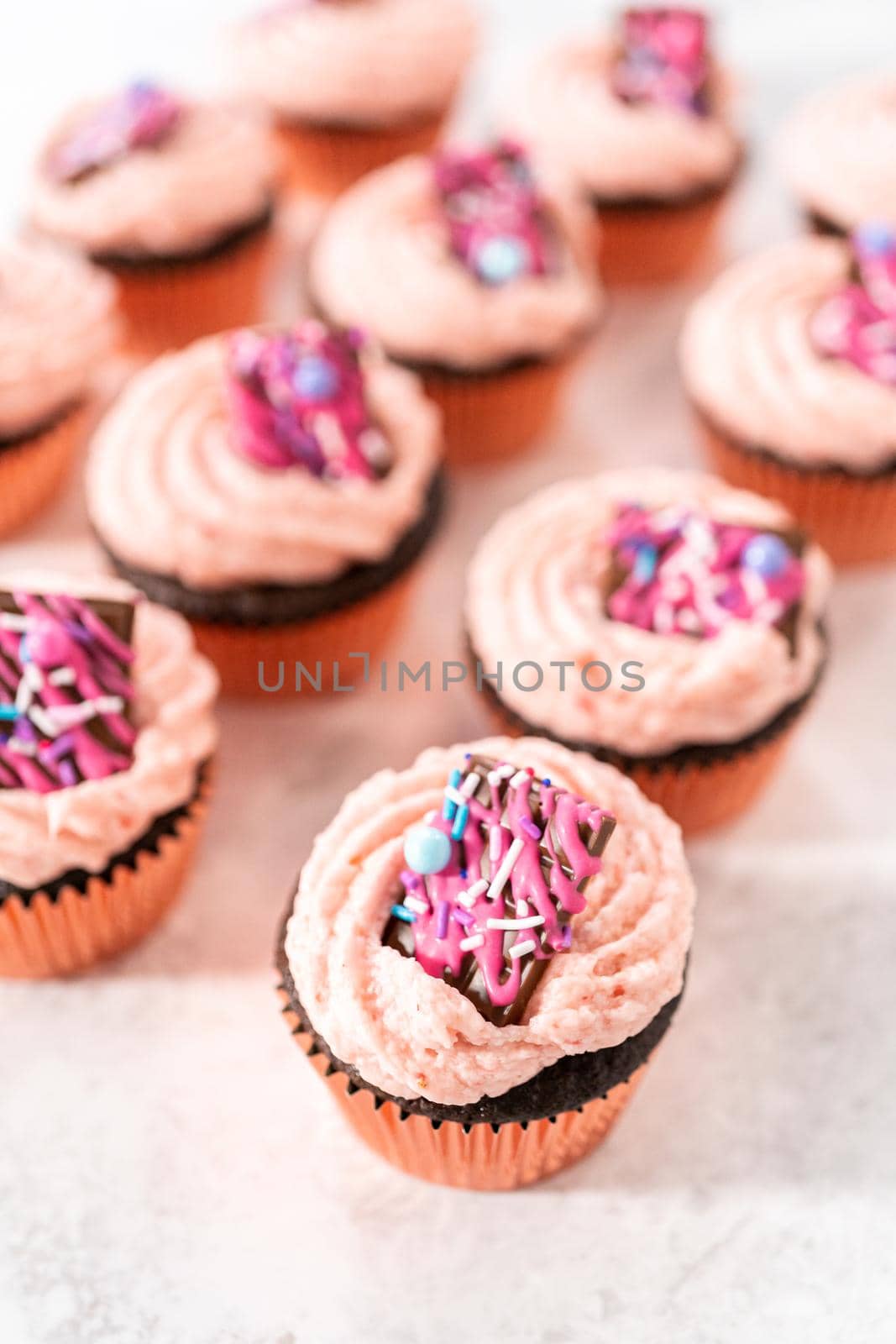 Chocolate strawberry cupcakes by arinahabich