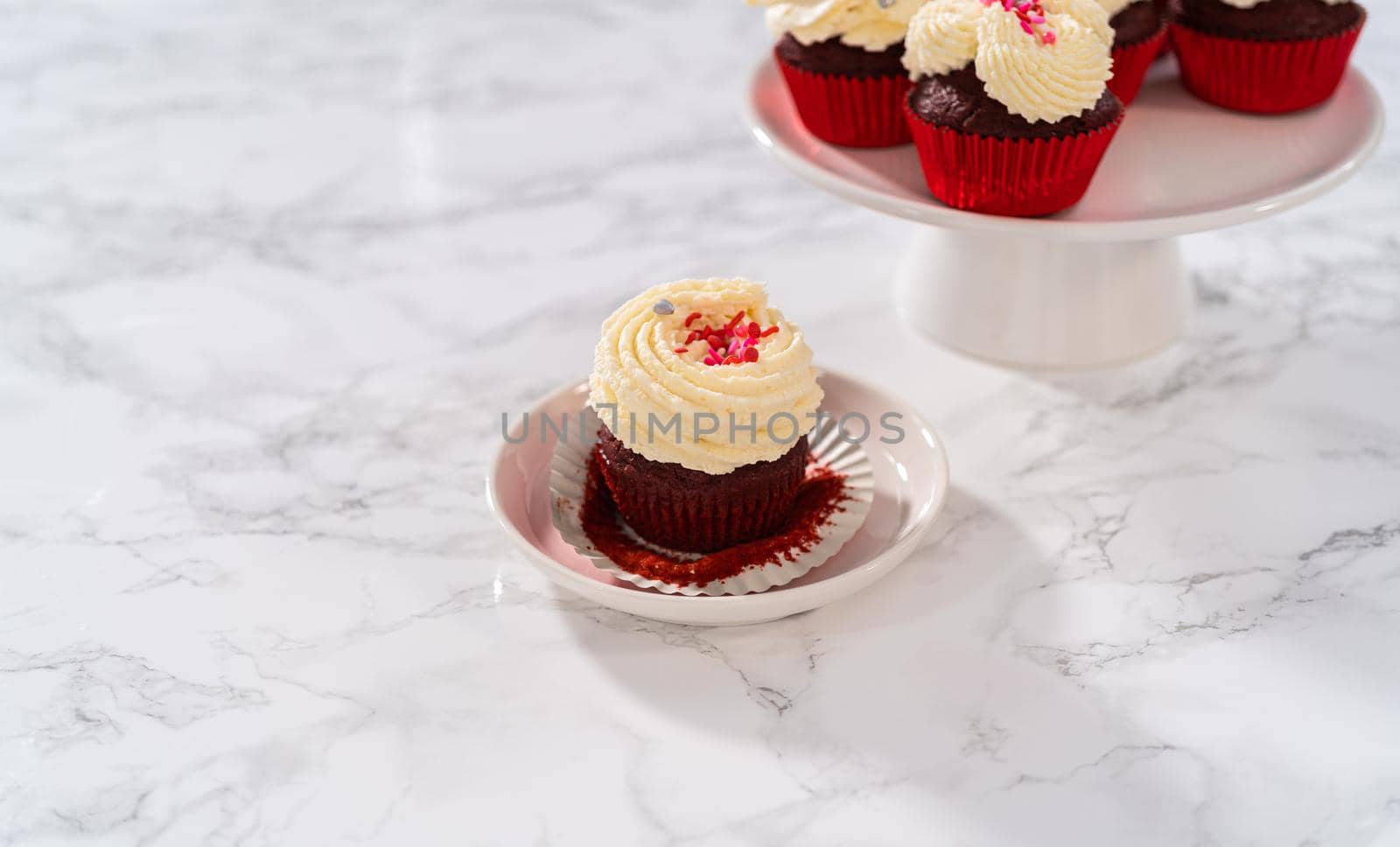 Red Velvet Cupcakes with White Chocolate Ganache Frosting by arinahabich