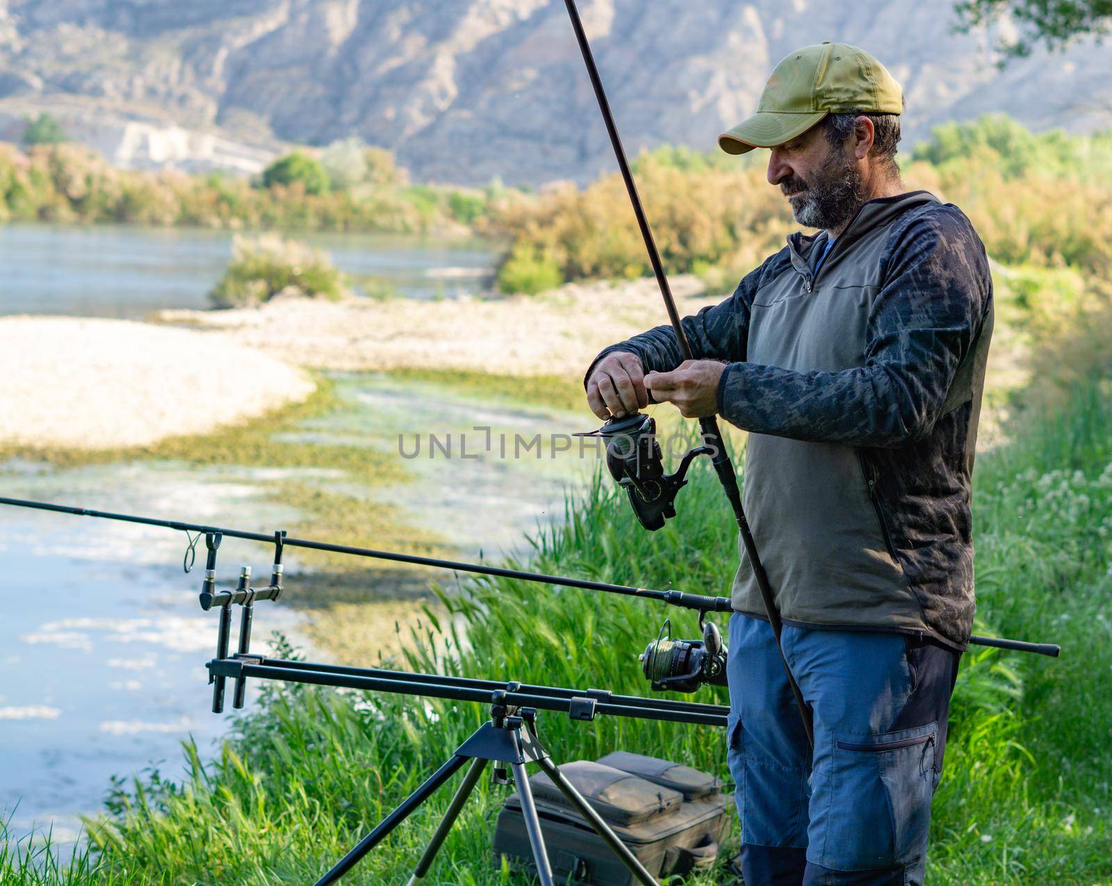 fishing session in the ebro river by joseantona
