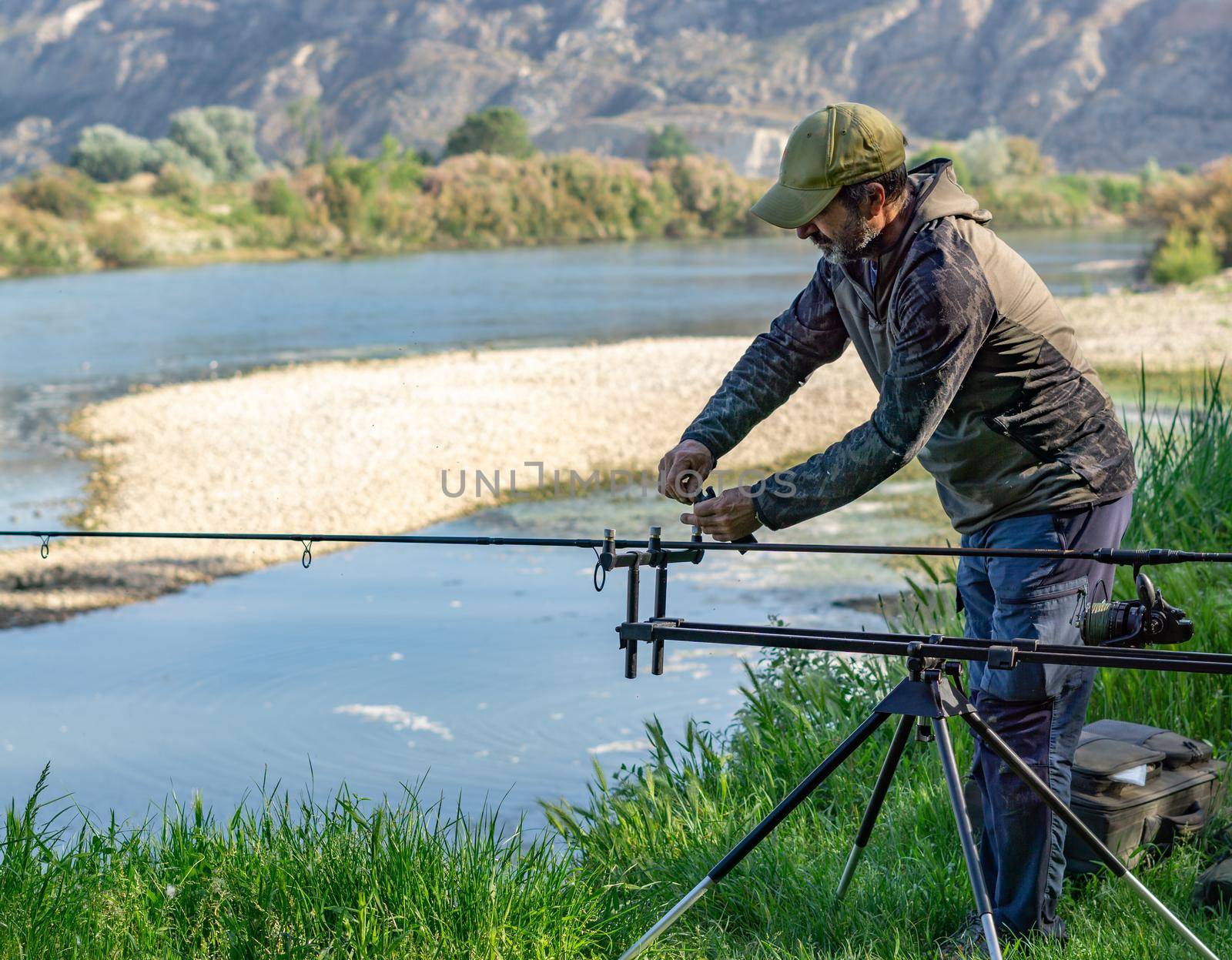 fishing session in the ebro river by joseantona