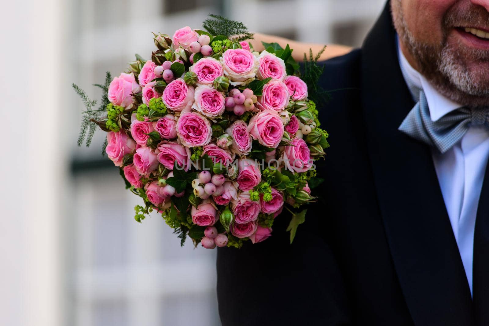 closeup of a a wedding bouquette by Youri