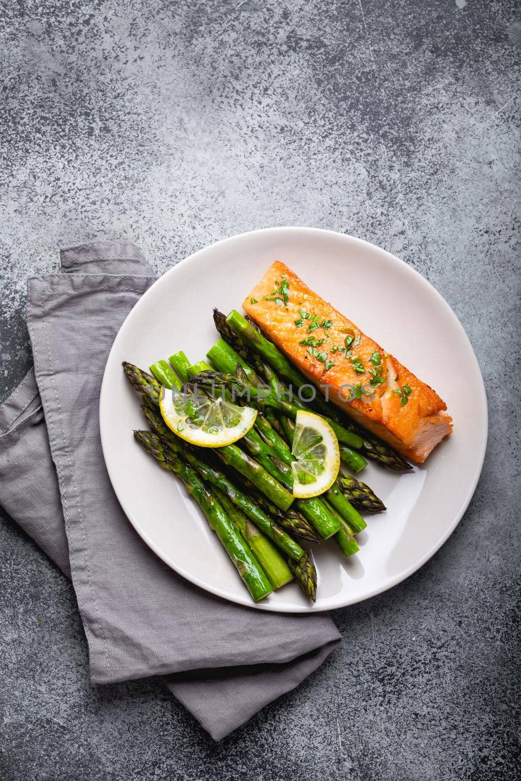 Grilled salmon with green asparagus by its_al_dente