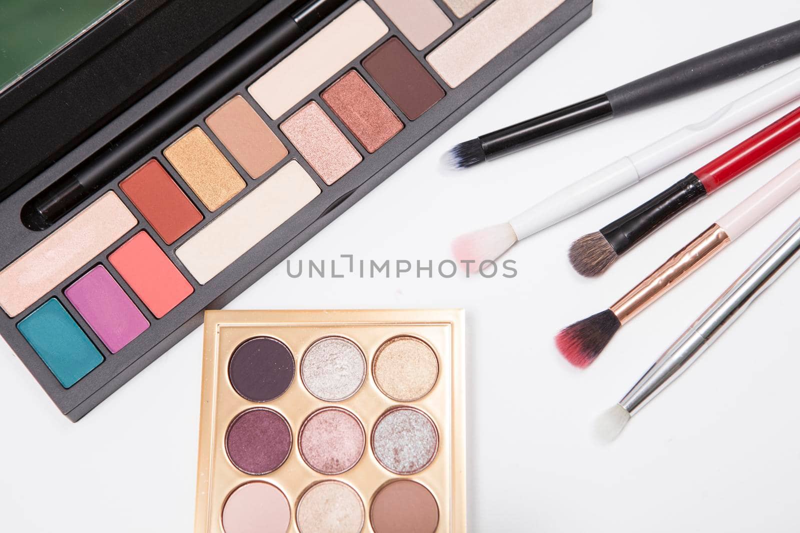 Eyeshadow makeup palette and makeup brushes by MAD_Production