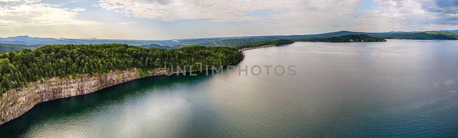 beautiful scenic views at lake jocassee south carolina