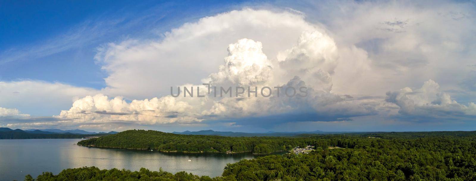 beautiful scenic views at lake jocassee south carolina