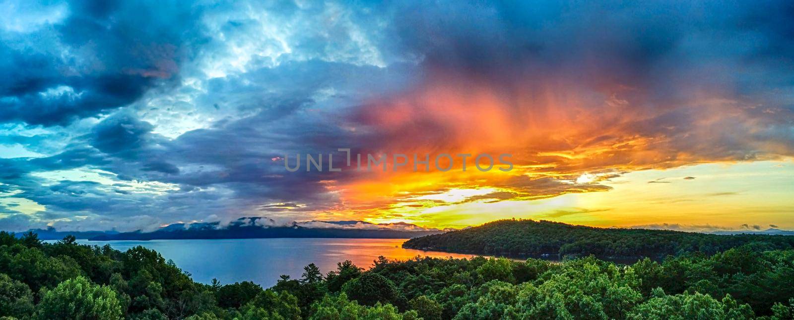 beautiful early morning sunrise on lake jocassee south carolina