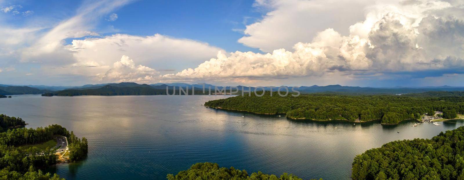 beautiful scenic views at lake jocassee south carolina