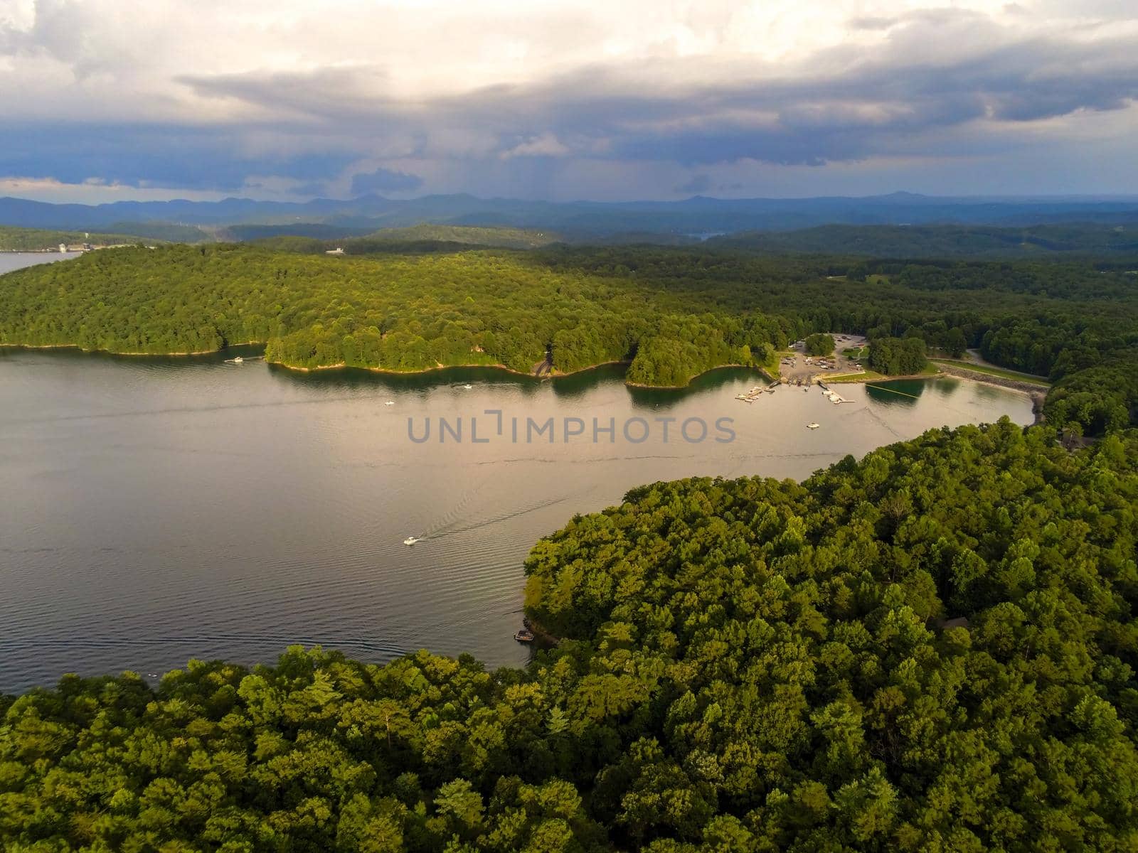 beautiful scenic views at lake jocassee south carolina