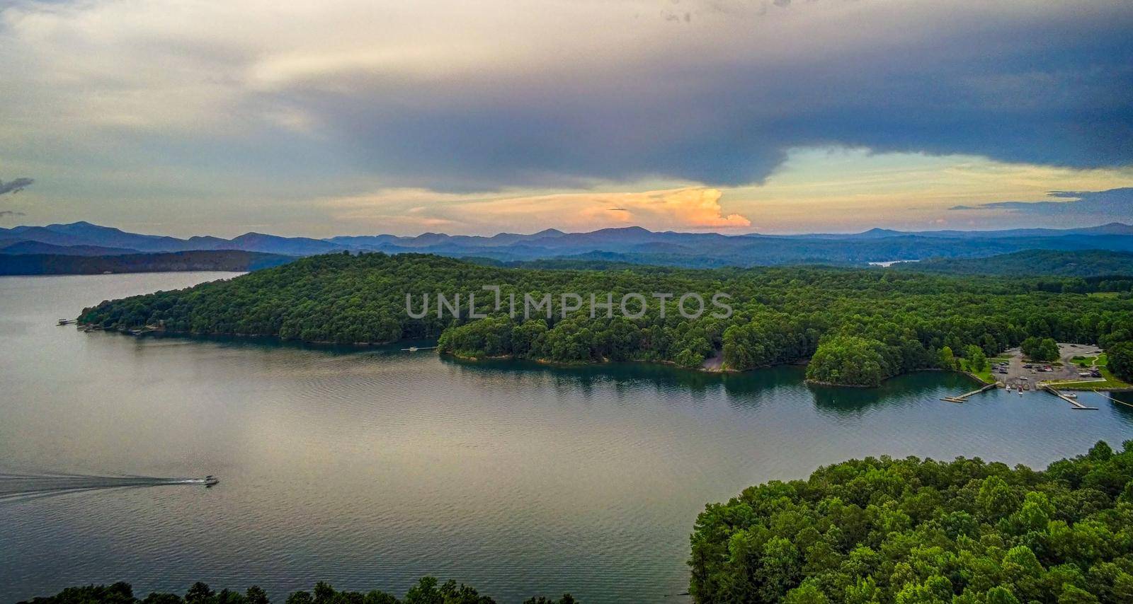 beautiful scenic views at lake jocassee south carolina