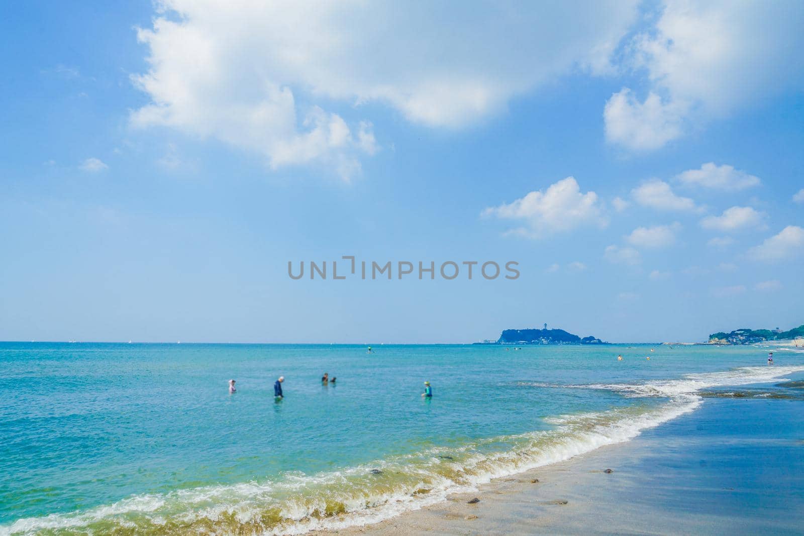 Midsummer Shichigahama coast (early morning). Shooting Location: Kamakura City, Kanagawa Prefecture