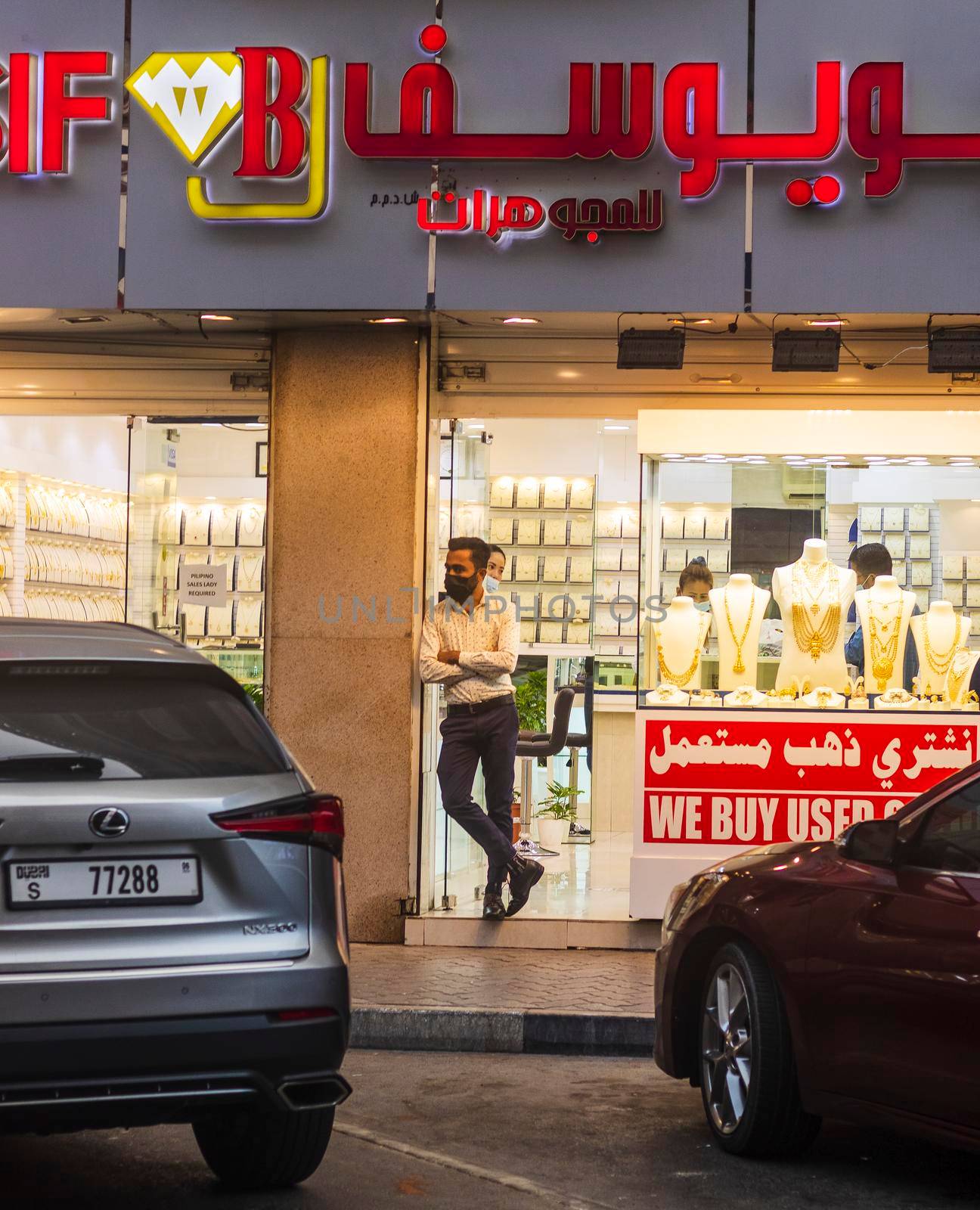 Dubai, UAE - 12.22.2021 - Busy streets of Satwa area.