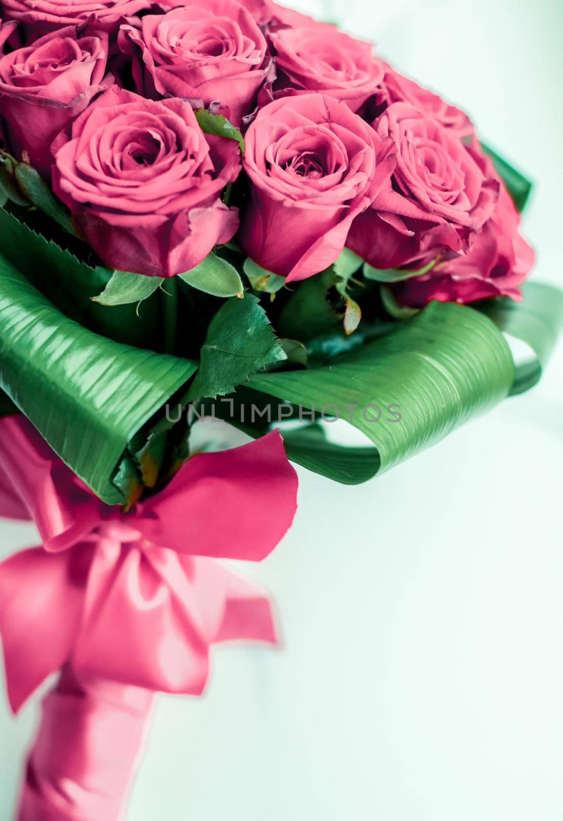 Gift for her, romantic relationship and floral design concept - Luxury bouquet of pink roses on marble background, beautiful flowers as holiday love present on Valentines Day