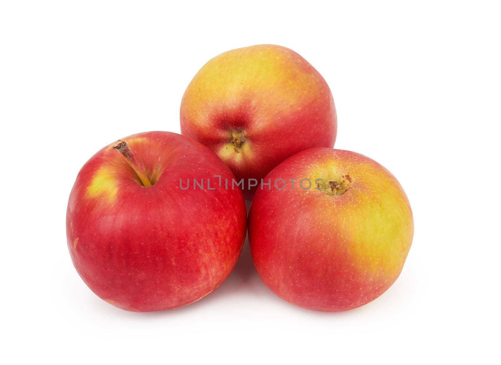 Red apples isolated by pioneer111