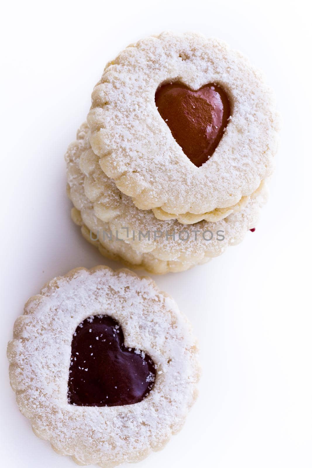 Linzer Torte Cookies by arinahabich