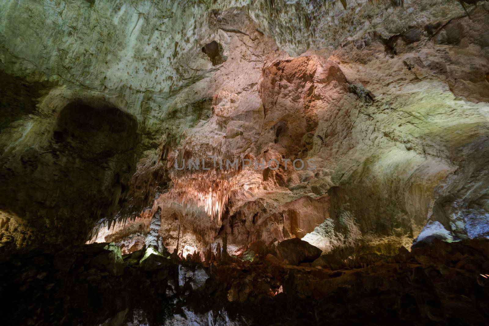 Carlsbad Caverns by arinahabich