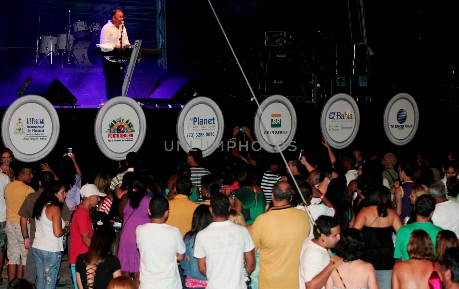 porto seguro, bahia / brazil - november 13, 2009: Discovery Music Festival features the performance of singer Guilherme Arantes in Porto Seguro.


