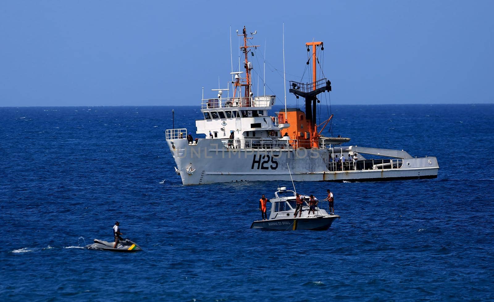 salvador, bahia / brazil - november 4, 2015: NB Tenente Boanerges (H-25), Brazilian Navy flagship ship is seen at sea near the Barra lighthouse in the city of Slavdor.






