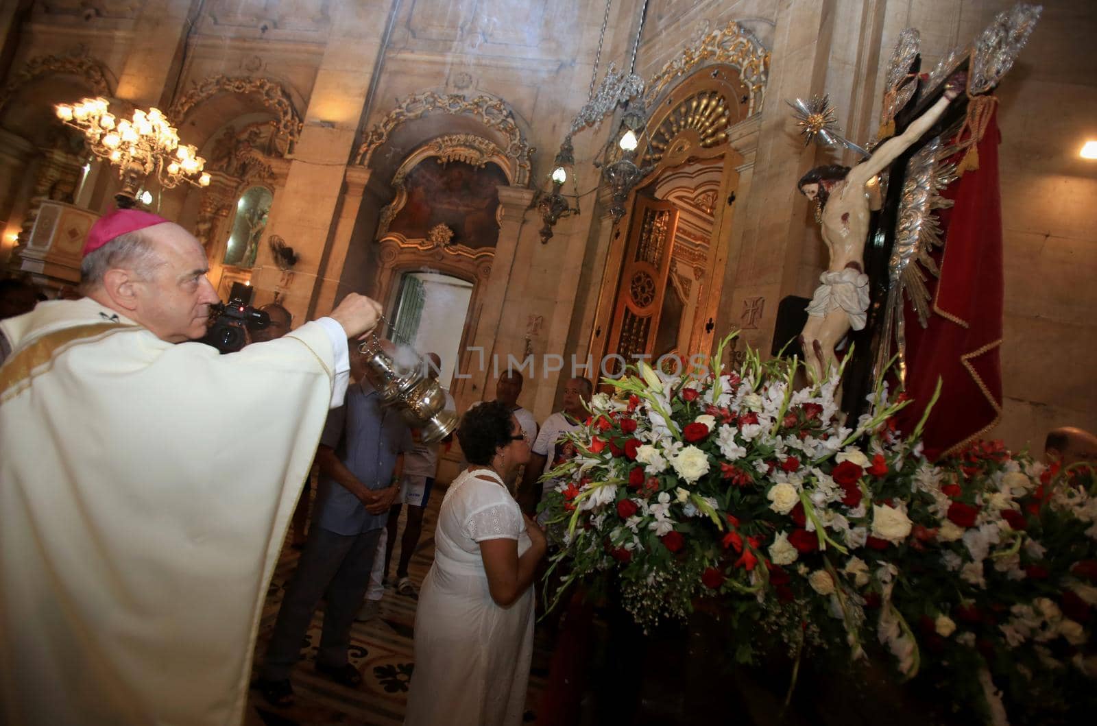 salvador, bahia, brazil - january 1, 2016: Dom Murilo Krieger, Archbishop of the city of Salvador, during mass at Nossa Senhora da Boa Viagem church in Salvador.