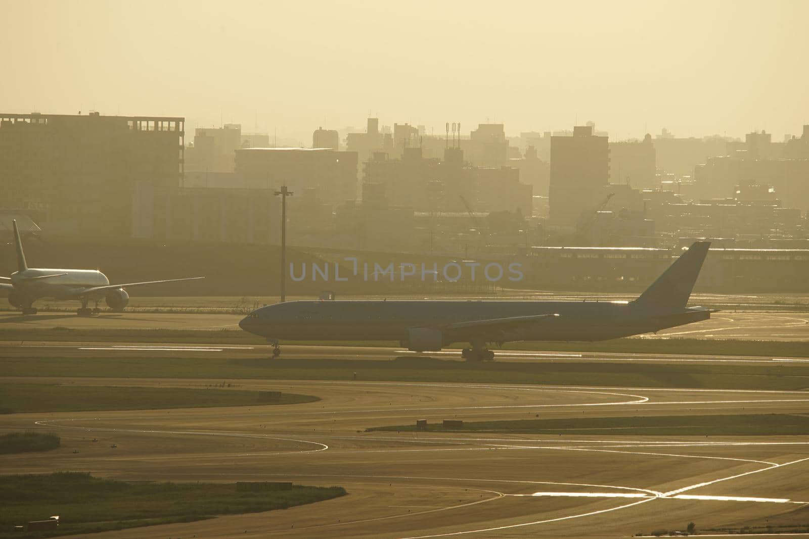Silhouette and sunset with cityscape in Tokyo. Shooting Location: Tokyo metropolitan area