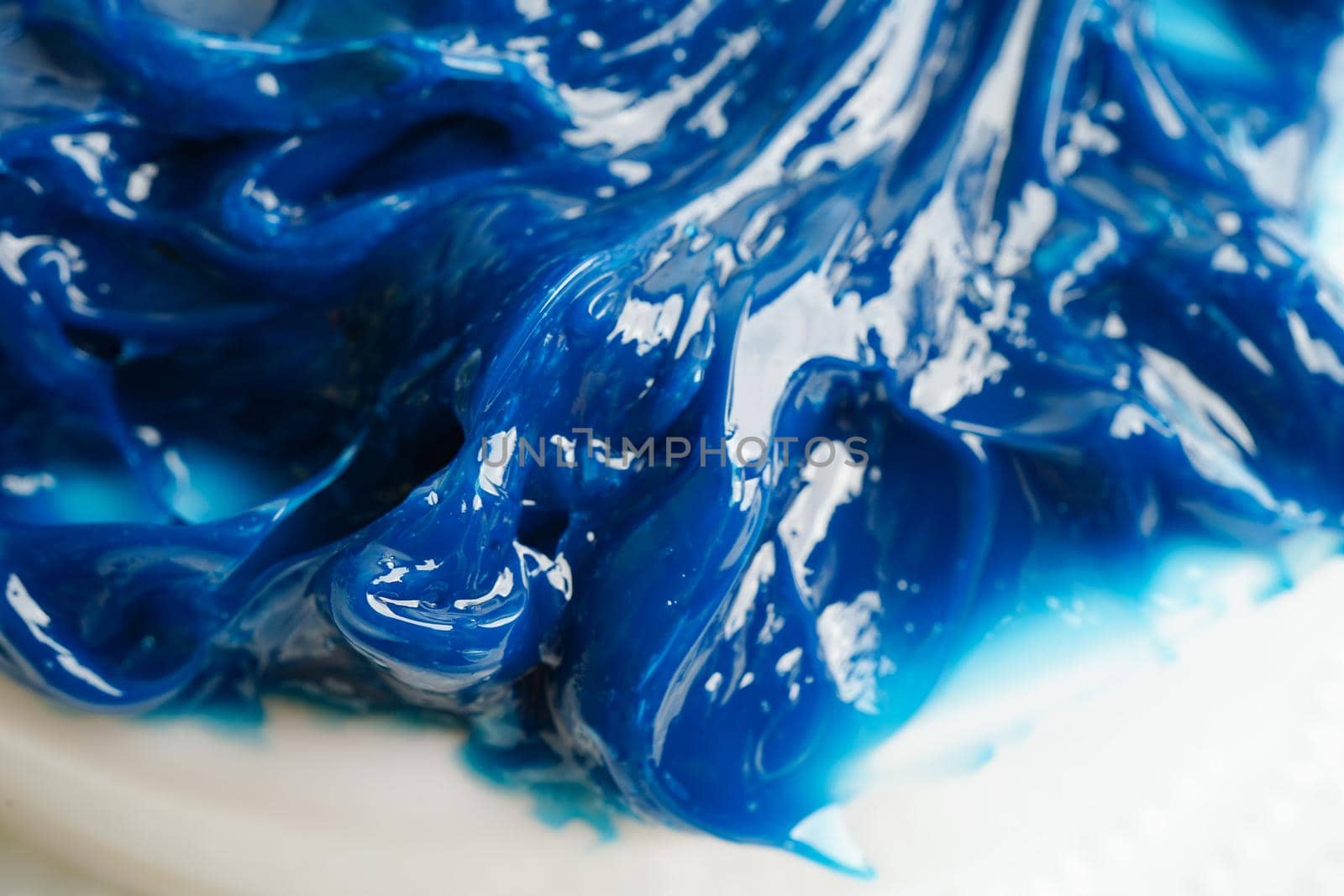 Grease, Blue premium quality synthetic lithium complex grease, high temperatures and machinery lubrication for automotive and industrial.