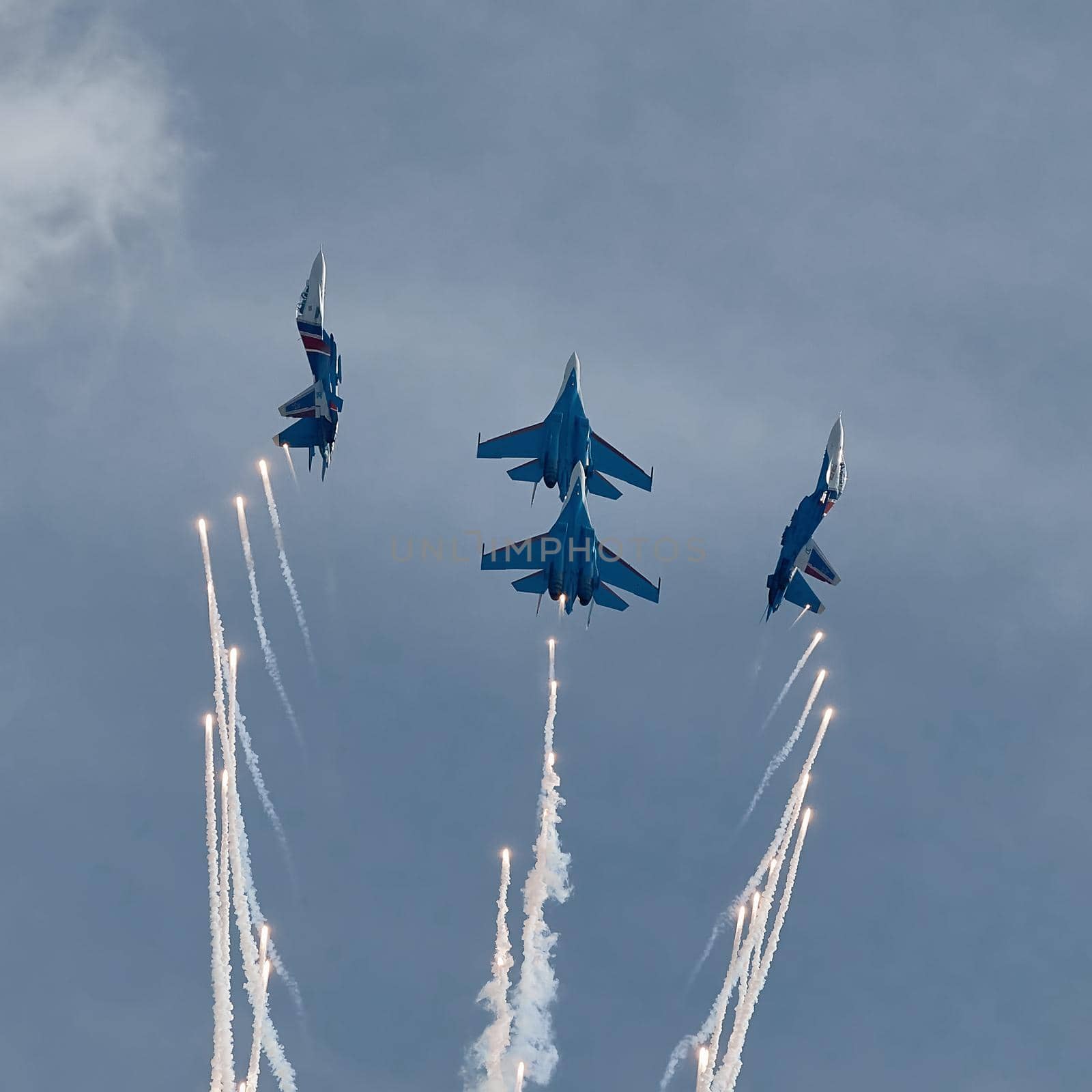 Performance of the aerobatic team Russian Knights, Russian Air Force. On planes Sukhoi Su-30SM, NATO code name: Flanker-C. International Military-Technical Forum Army-2020 . 09.25.2020, Moscow, Russia