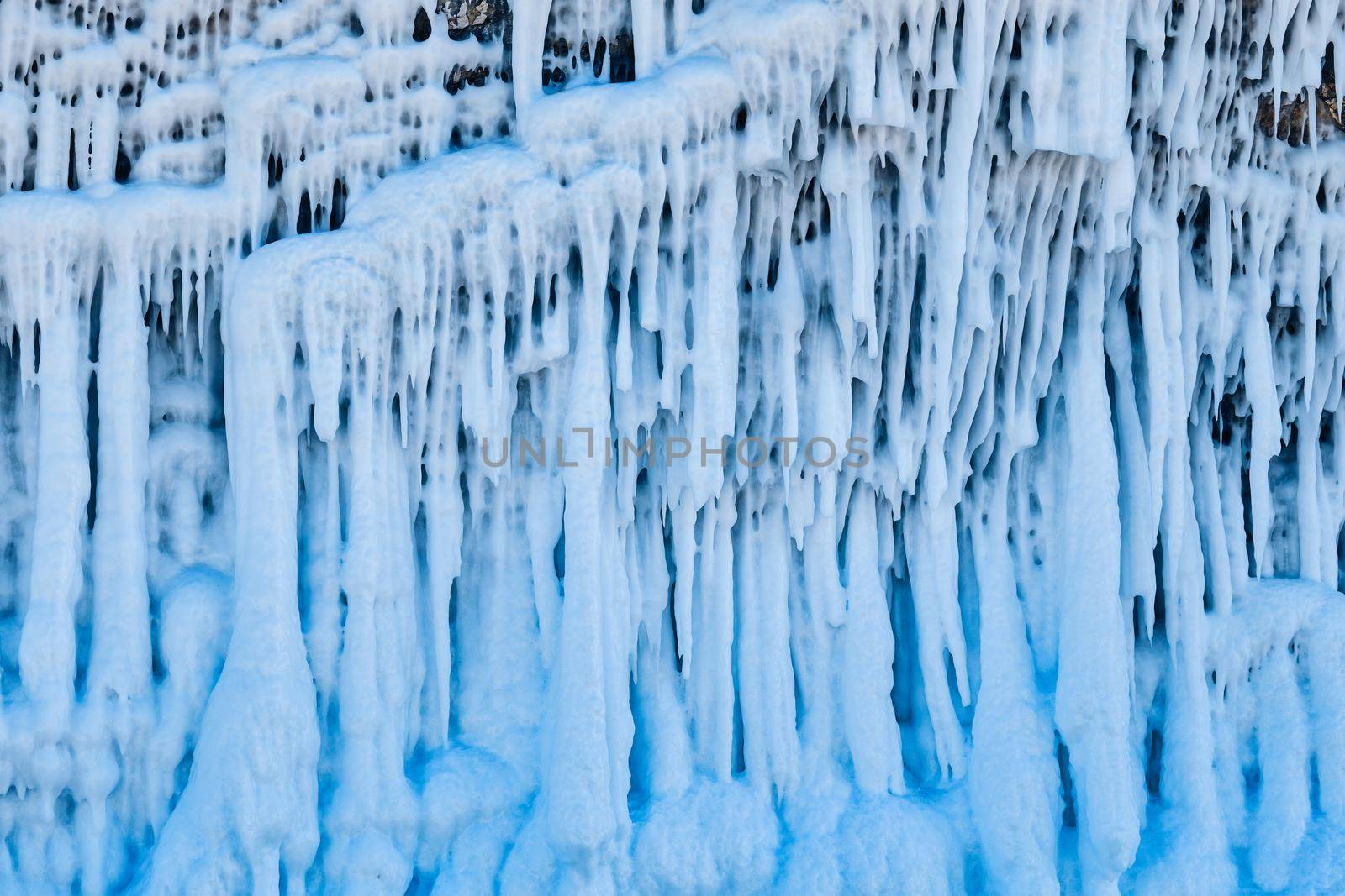 Ice formations. Forms of frozen water.