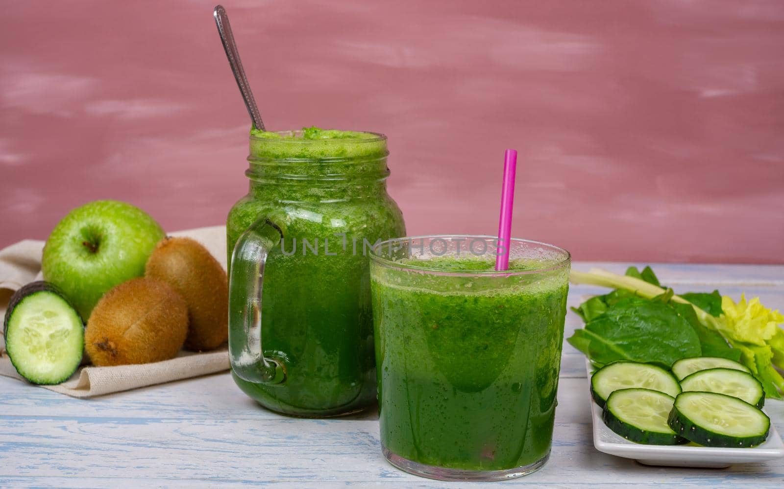 healthy detox juices with natural ingredients