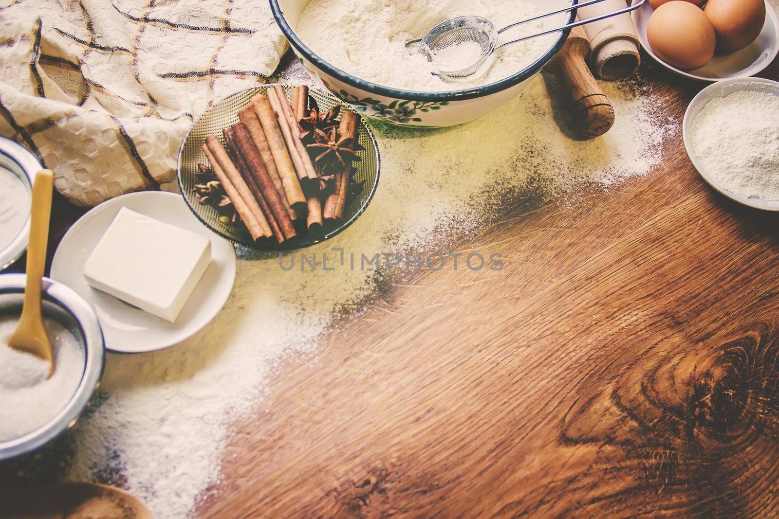 Pastry, cakes, cook their own hands. Selective focus Food