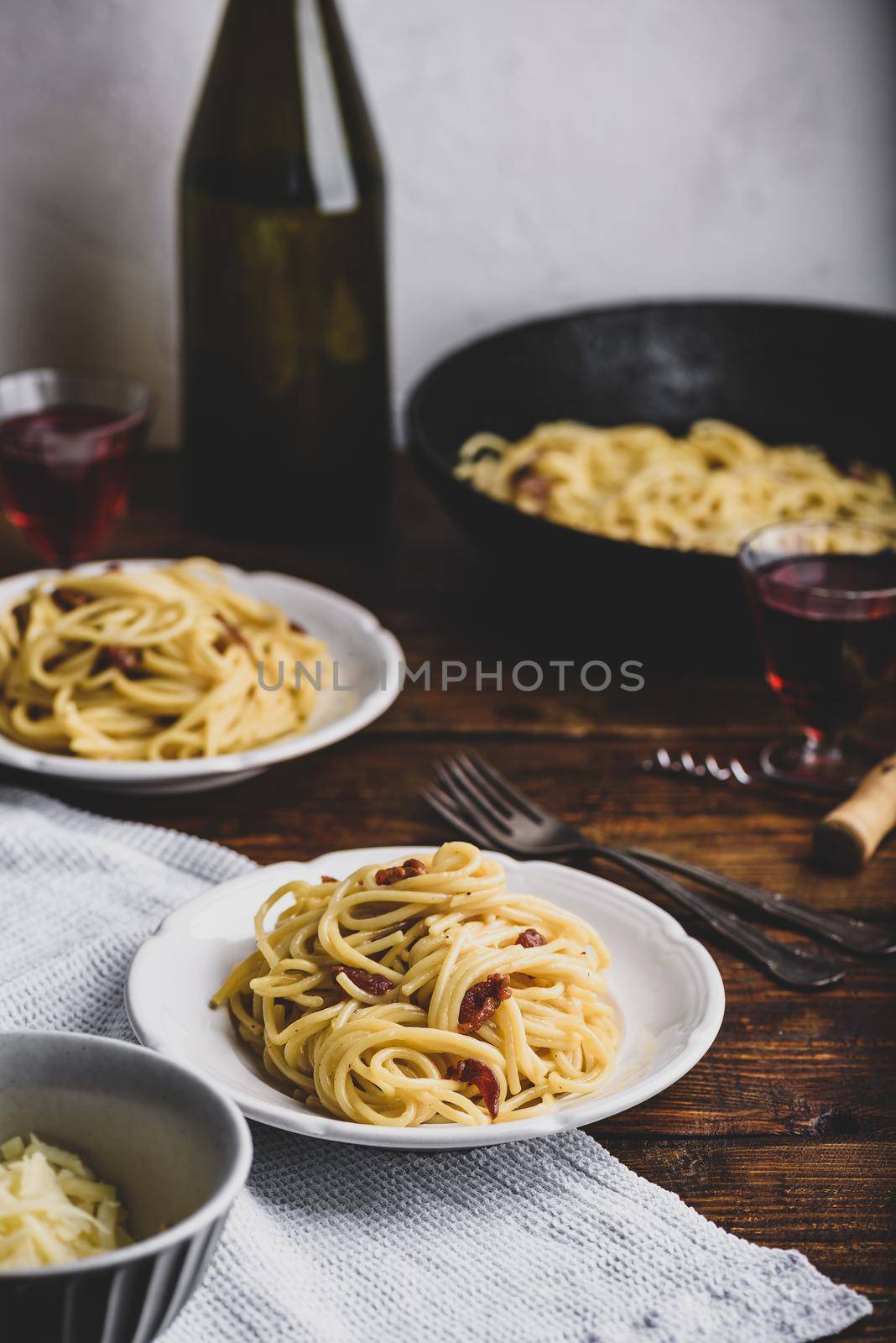 Classic carbonara pasta by Seva_blsv