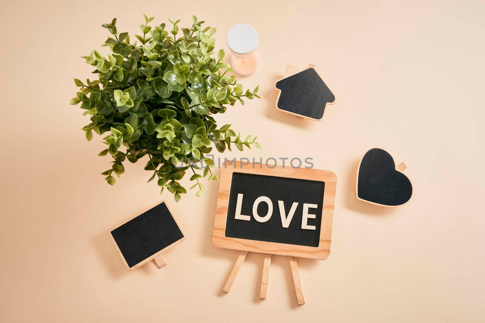 Love letters and mini blackboard  by makidotvn